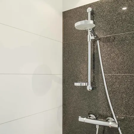 柏林米特1号汽车酒店 酒店 3*